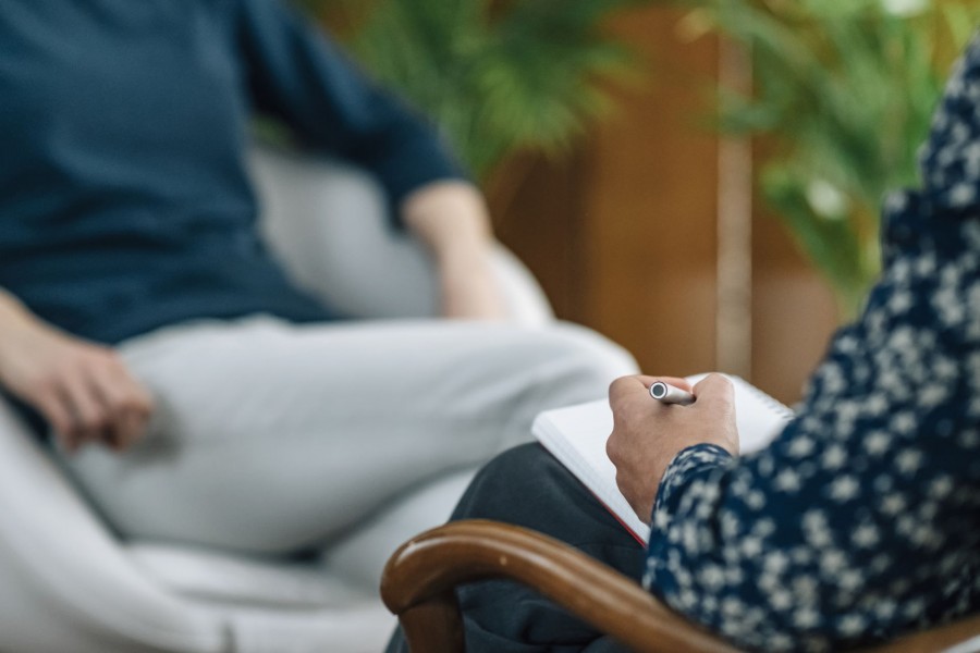 Programmation neurolinguistique (PNL) : qu'est-ce que c'est et à quoi ça sert ?